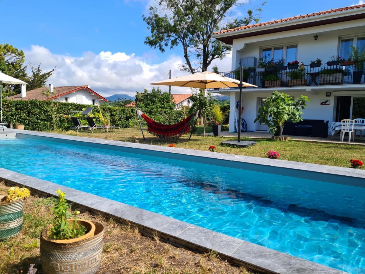 Appartement avec cuisine et grande piscine chauffée Hendaya Exterior foto